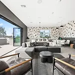 Modern Living In Dtla